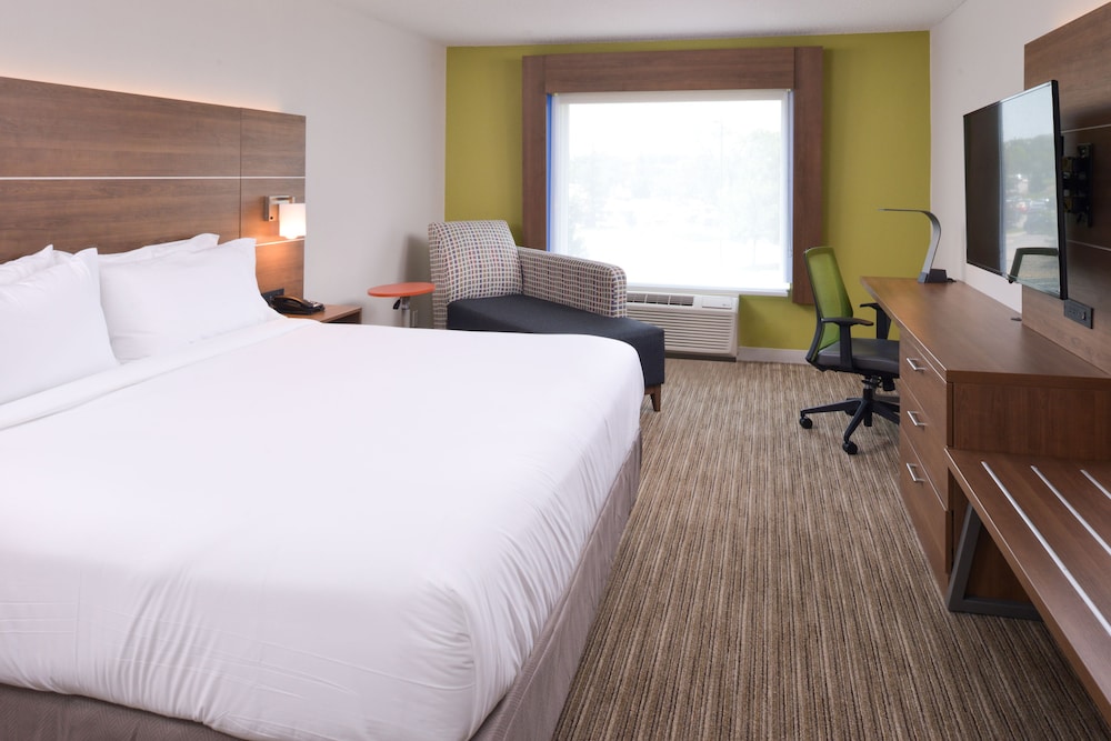 holiday inn express and suites omaha 120th and maple