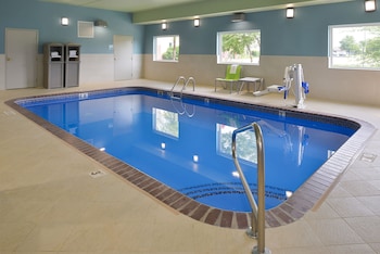 Holiday Inn Express & Suites Omaha - 120Th And Maple,,3 star