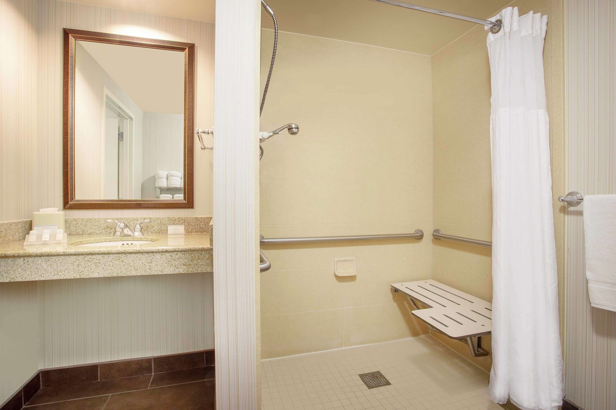 hilton garden inn omaha downtown old market area