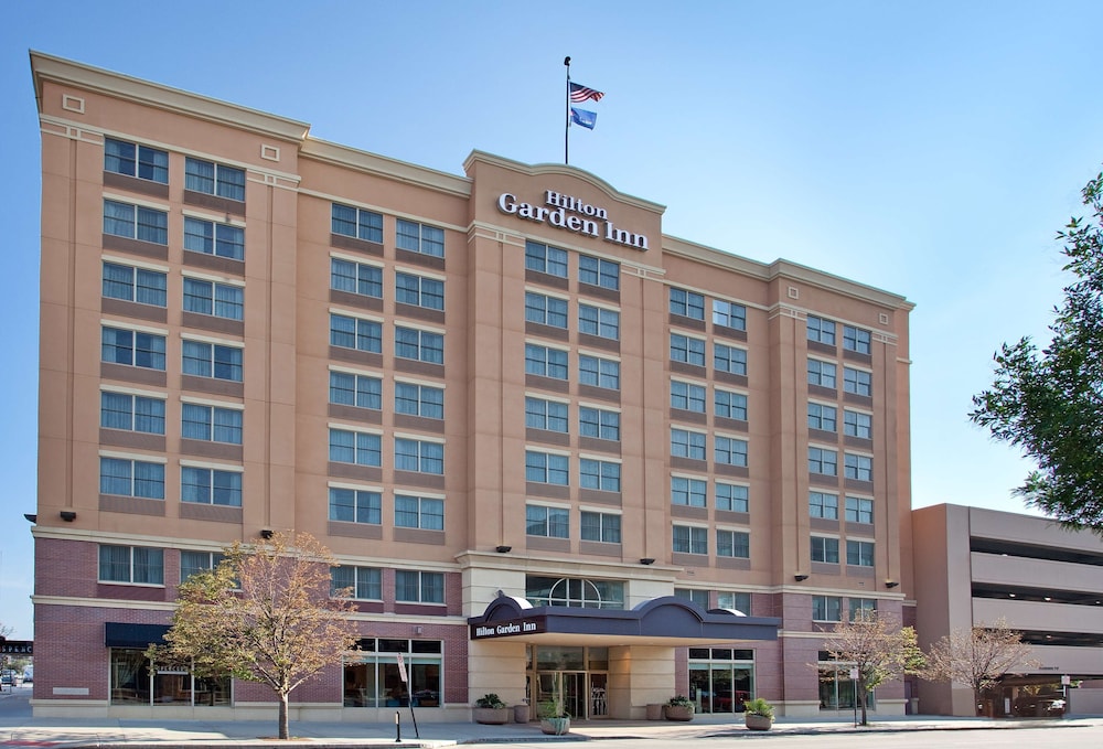 hilton garden inn omaha downtown old market area