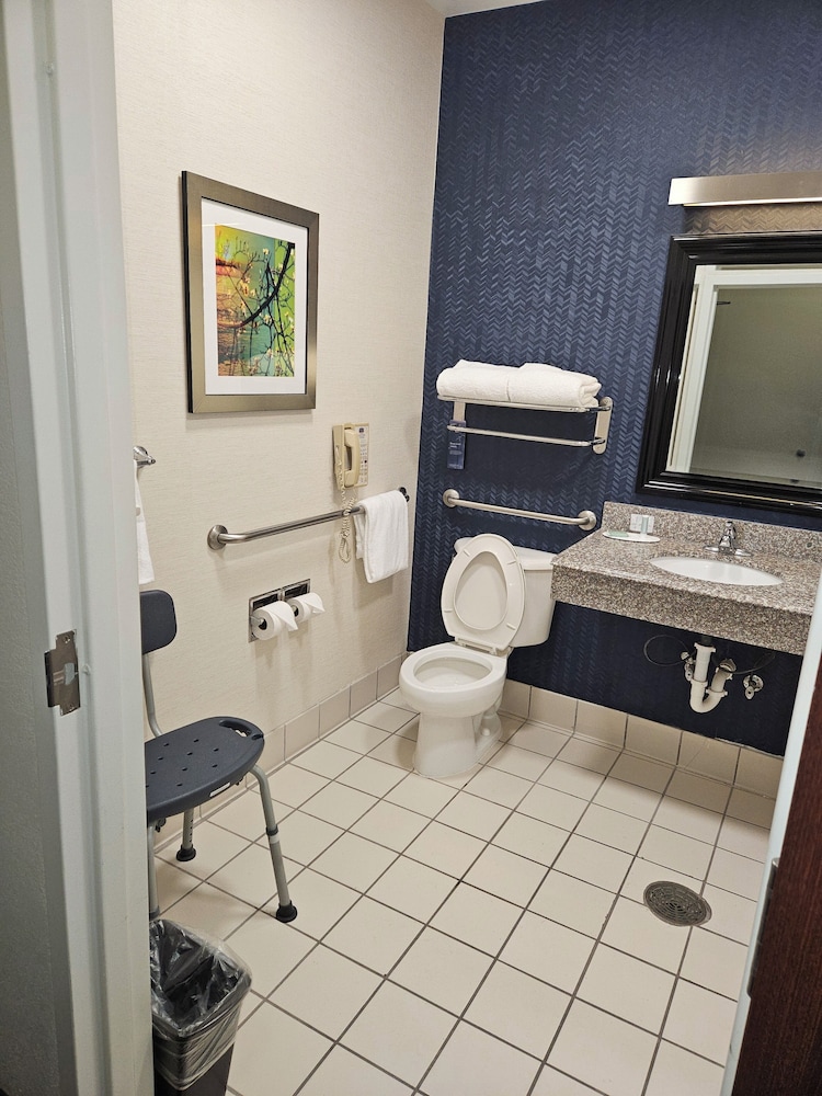 fairfield inn and suites by marriott tulsa central