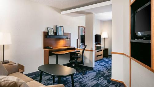 fairfield inn and suites by marriott tulsa central