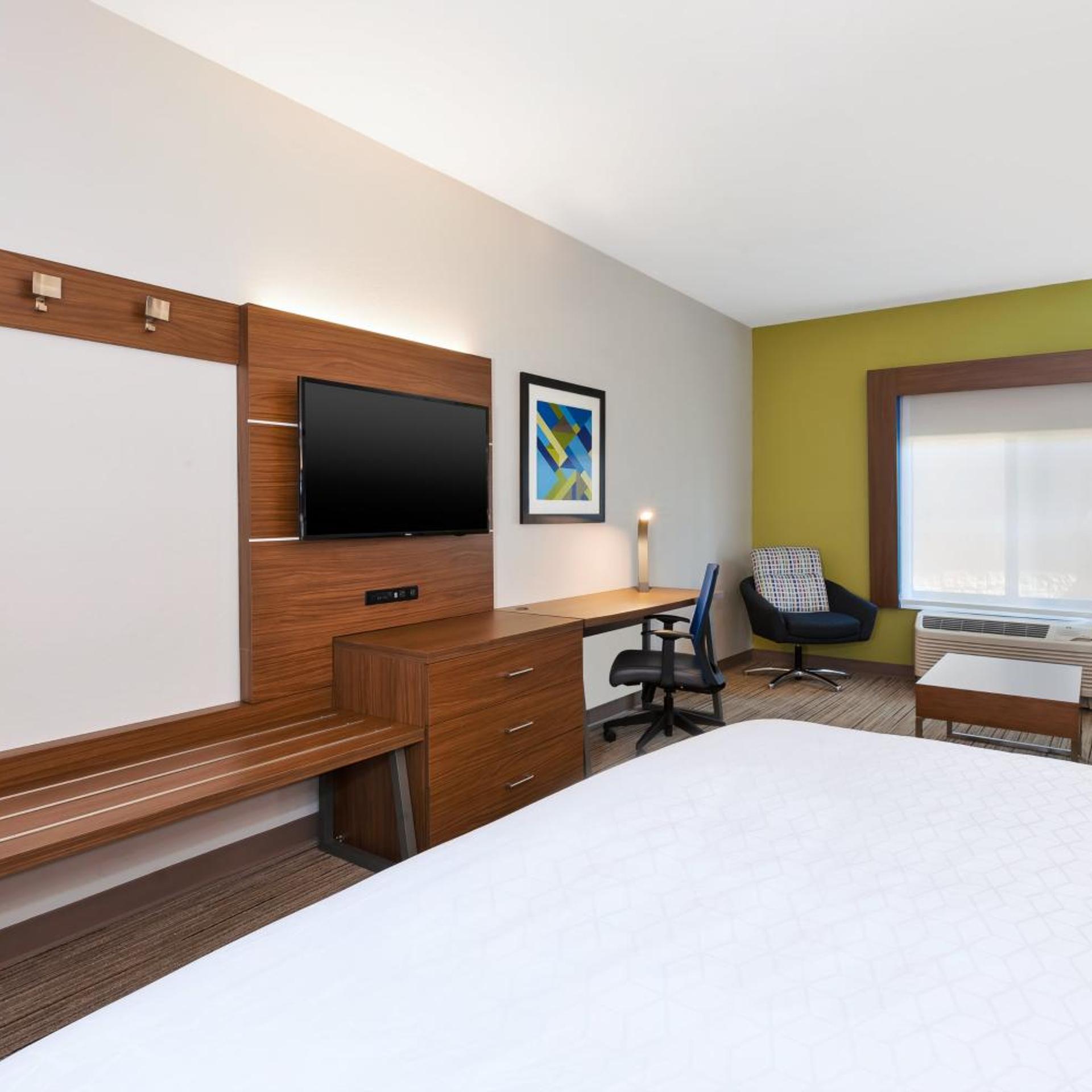 holiday inn express and suites three rivers by ihg