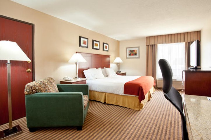 holiday inn express and suites three rivers by ihg