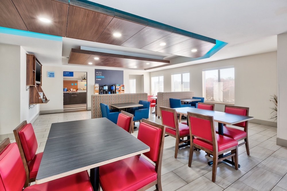 holiday inn express and suites three rivers by ihg