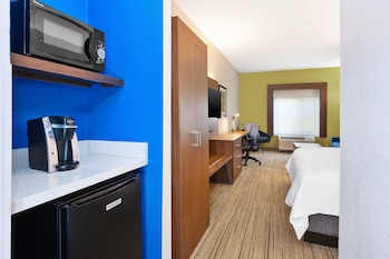 Holiday Inn Express & Suites Three Rivers By Ihg,Mendon>>Kalamazoo,3 star