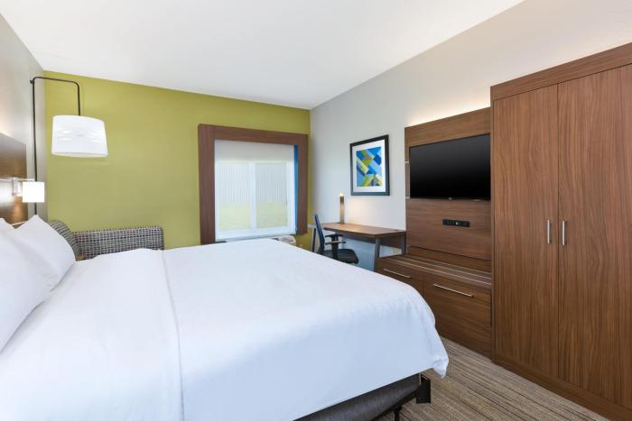 holiday inn express and suites three rivers by ihg