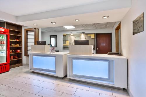 holiday inn express and suites three rivers by ihg
