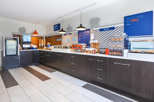 holiday inn express and suites three rivers by ihg