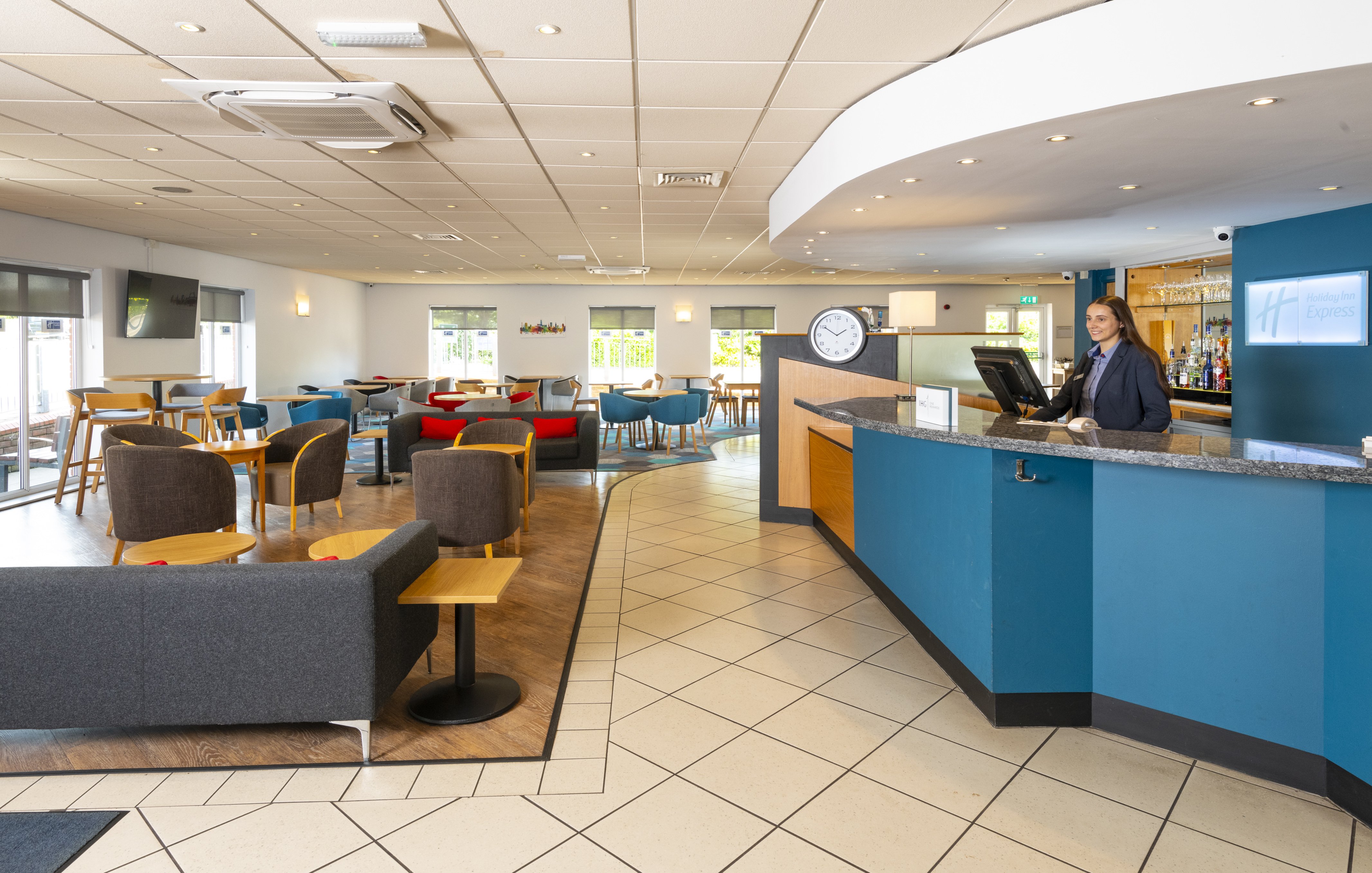 holiday inn express gloucester south