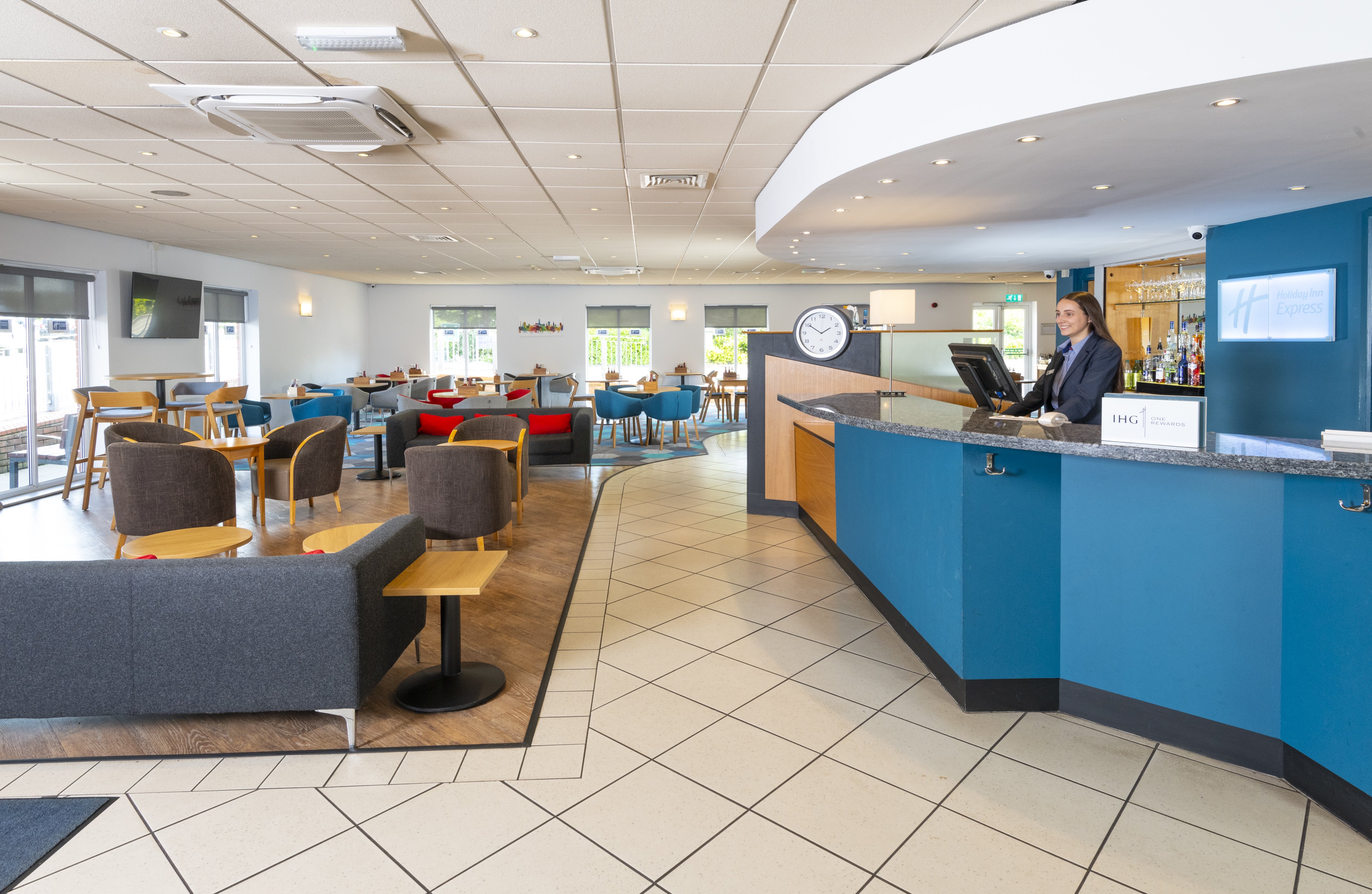 holiday inn express gloucester south