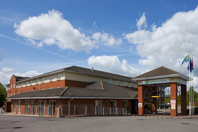 holiday inn express gloucester south