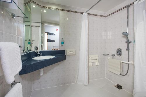 holiday inn express gloucester south
