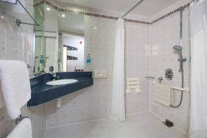 holiday inn express gloucester south