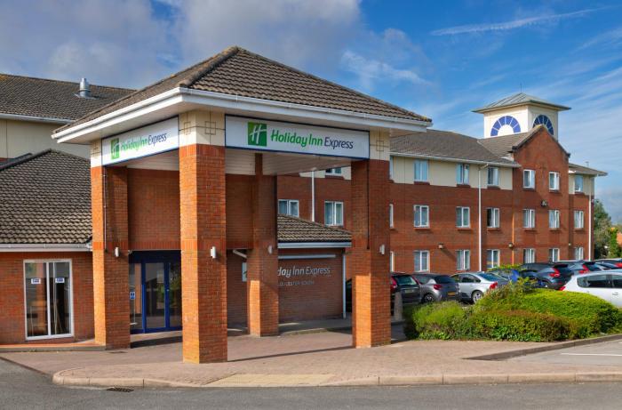 holiday inn express gloucester south