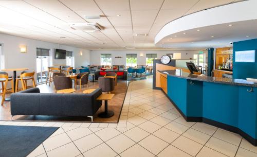 holiday inn express gloucester south