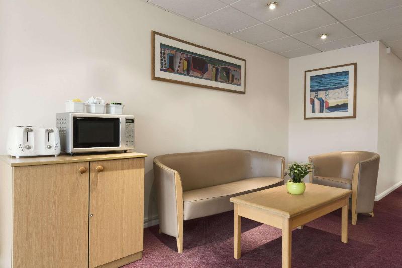Days Inn By Wyndham Michaelwood M5,Bristol>>Berkeley,3 star