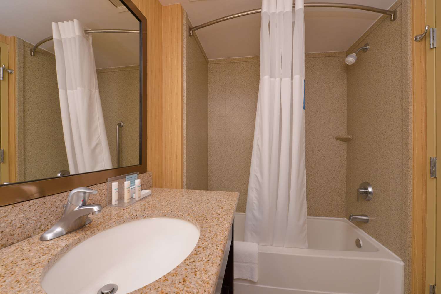 hampton inn frederick