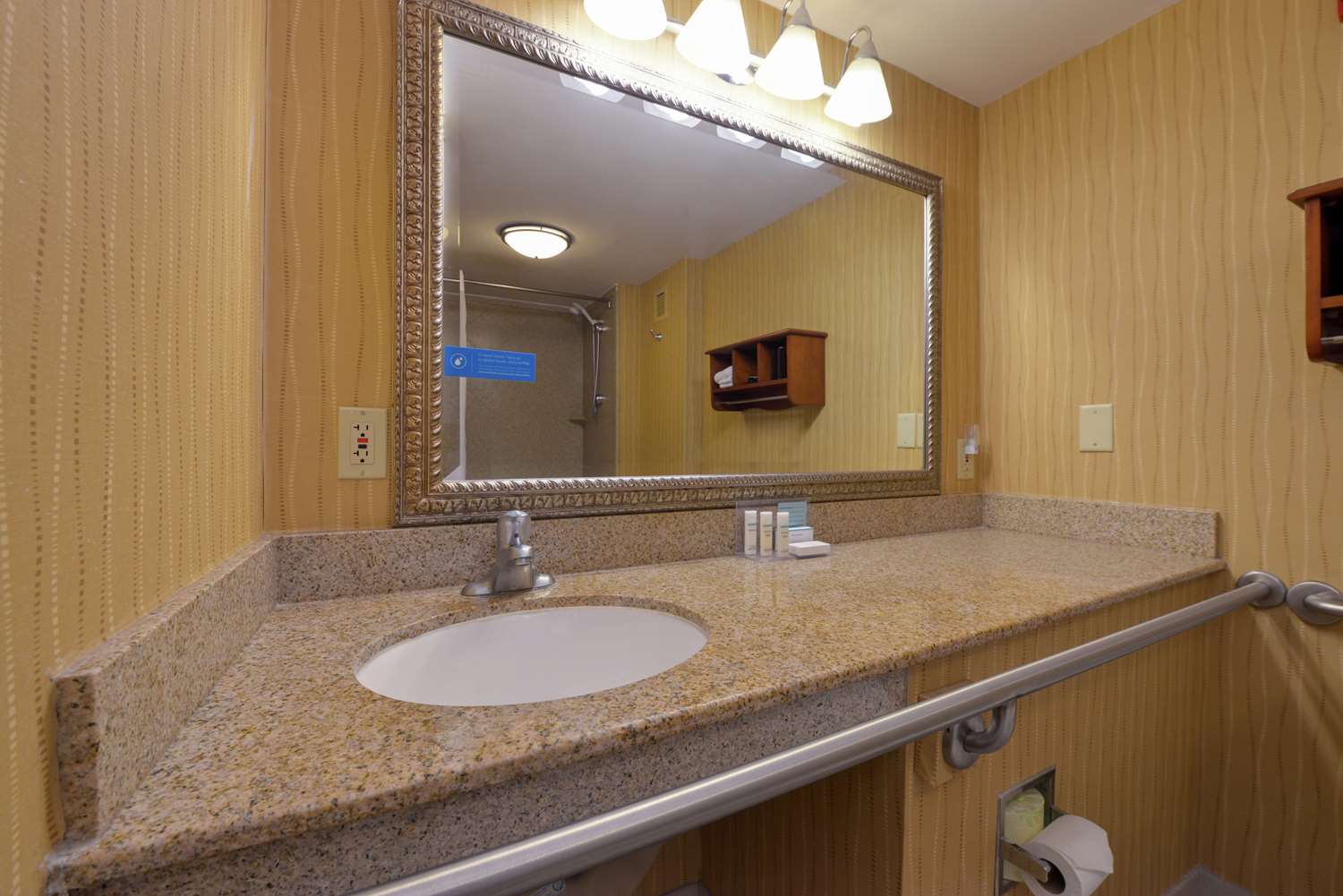 hampton inn frederick
