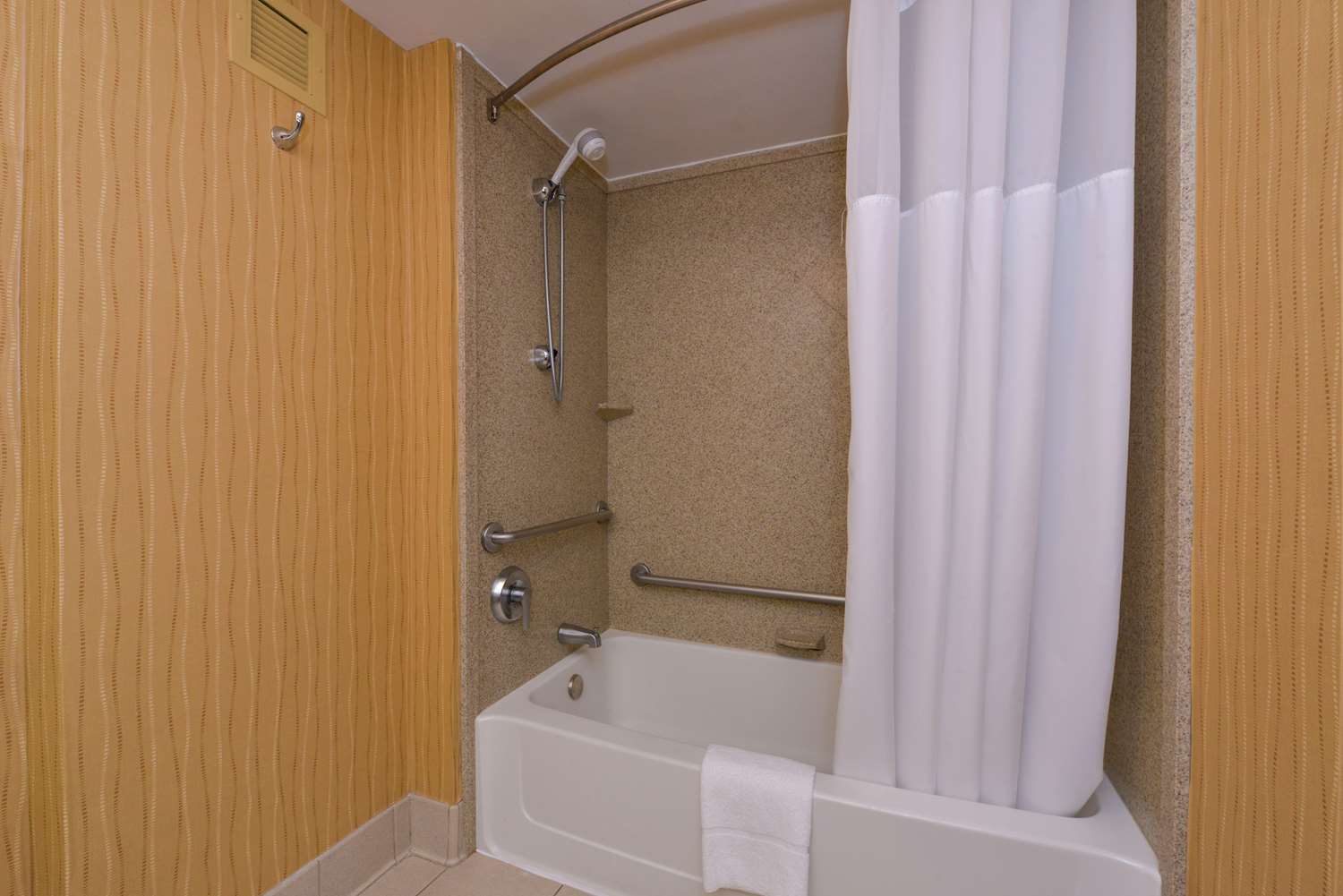hampton inn frederick
