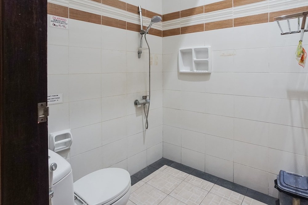 zen rooms denays house