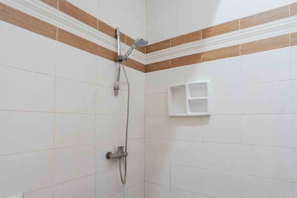 zen rooms denays house