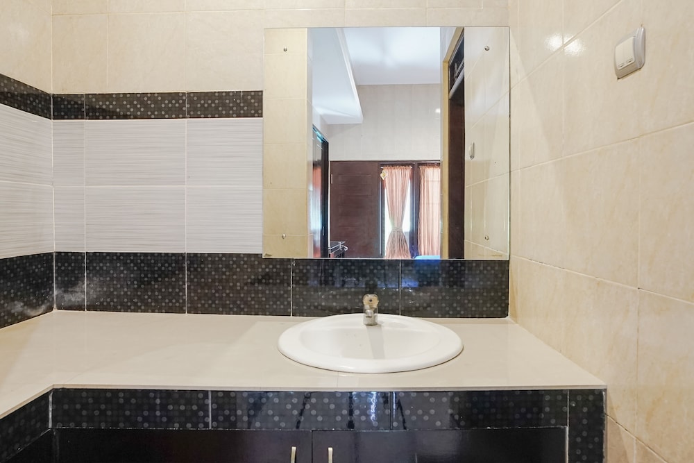 zen rooms denays house