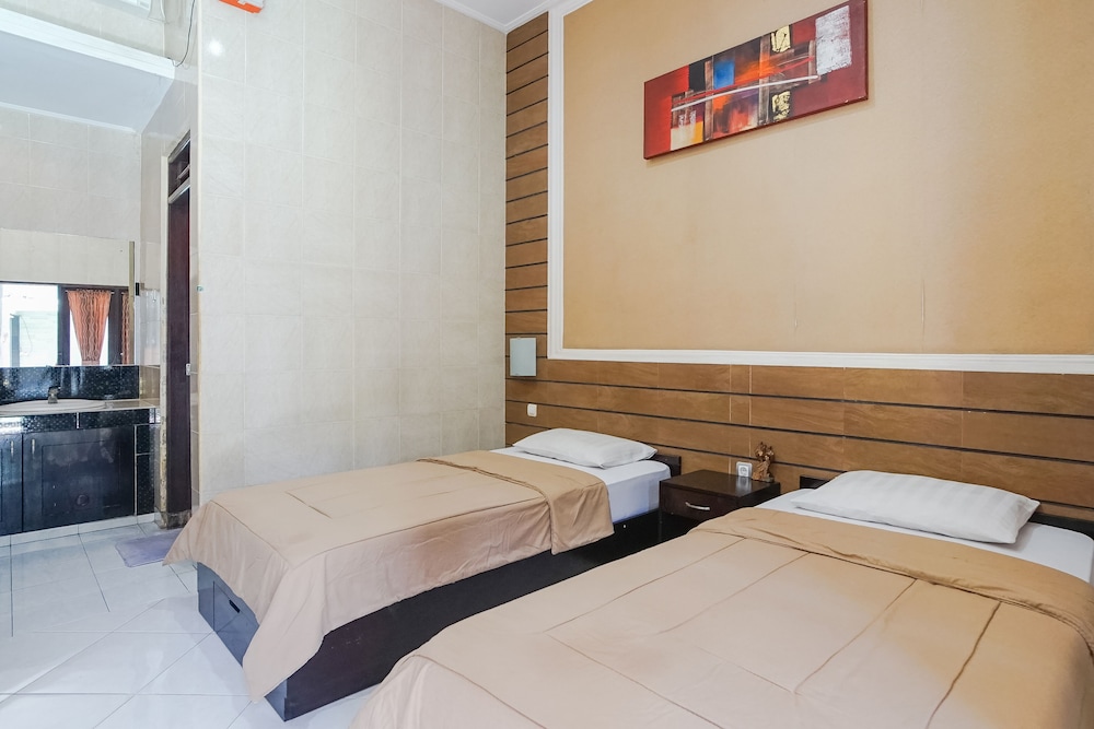 zen rooms denays house