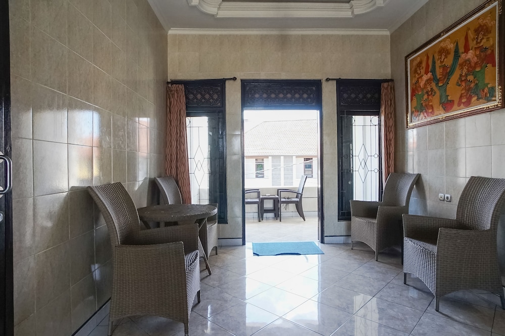 zen rooms denays house