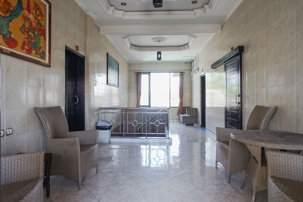 zen rooms denays house