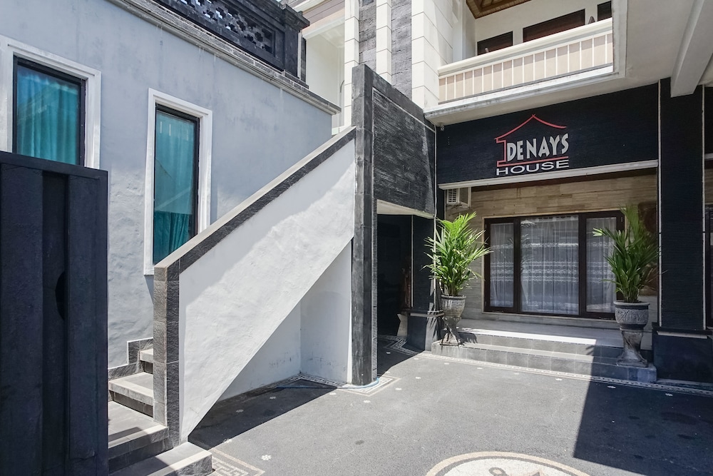 zen rooms denays house