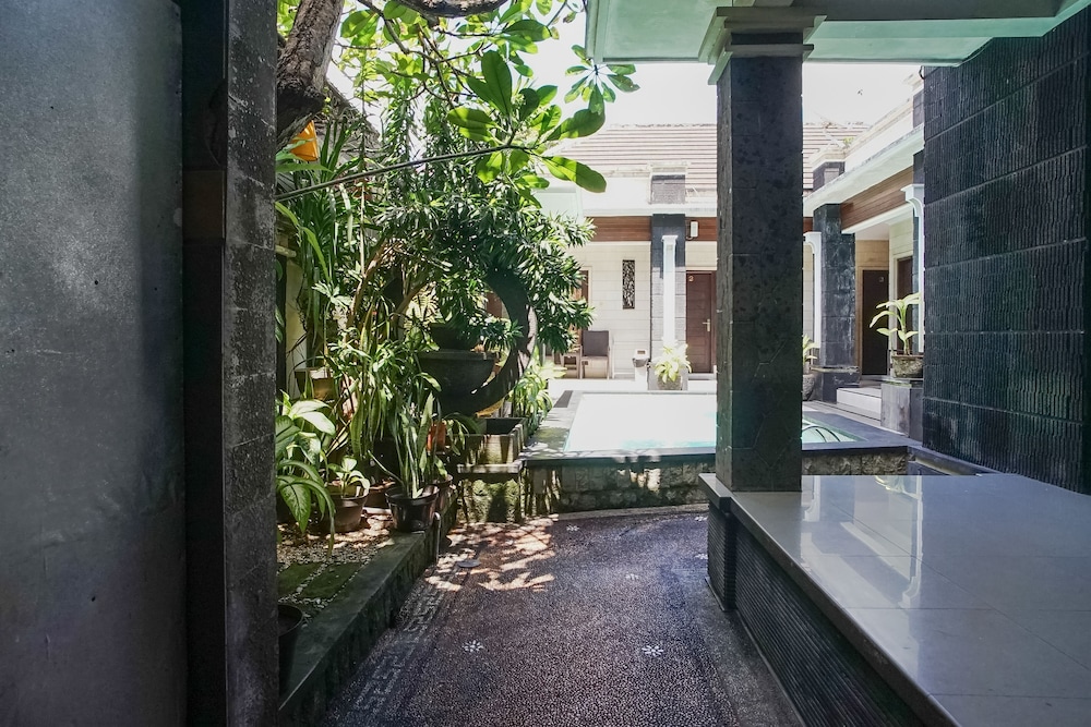 zen rooms denays house