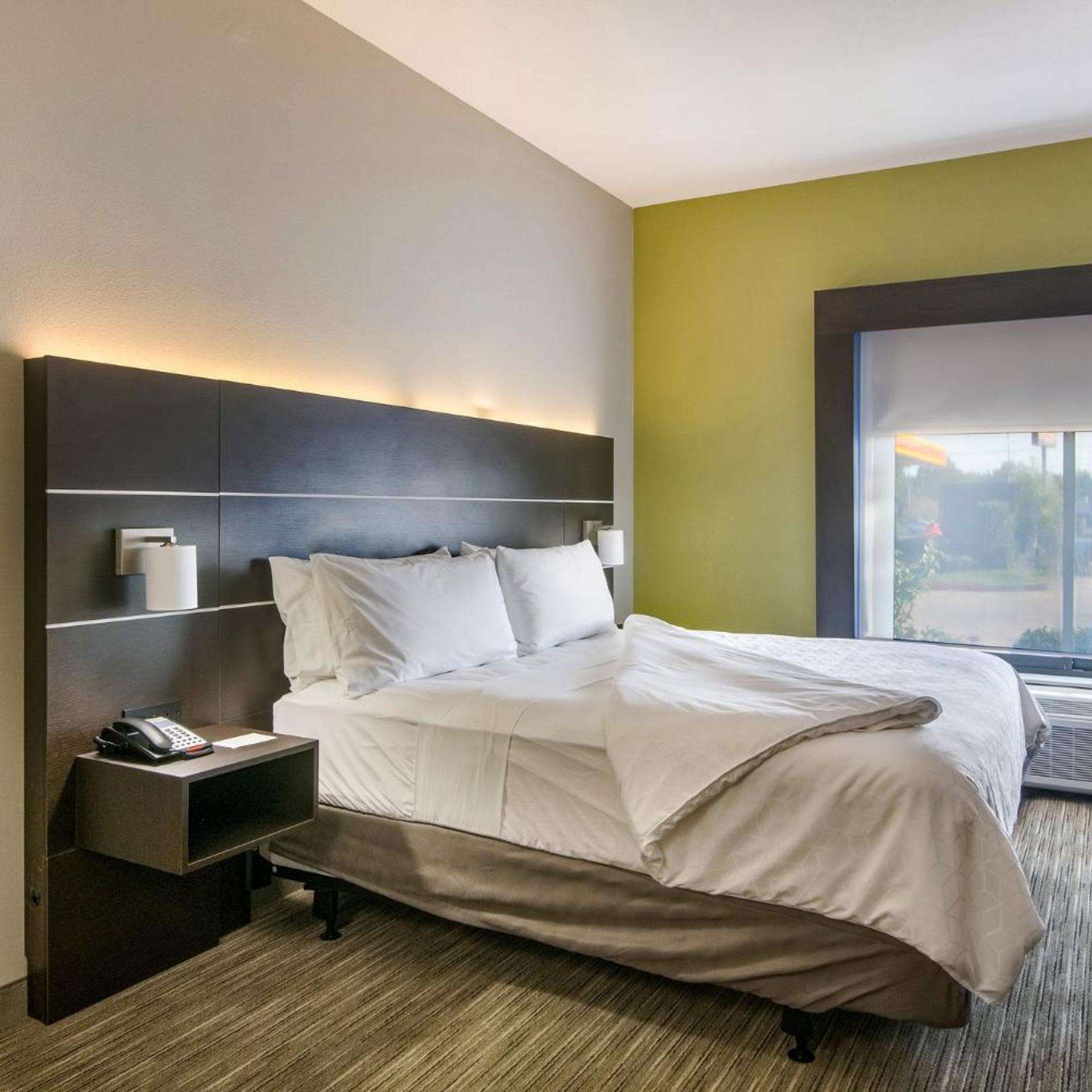 holiday inn express and suites longview north by ihg