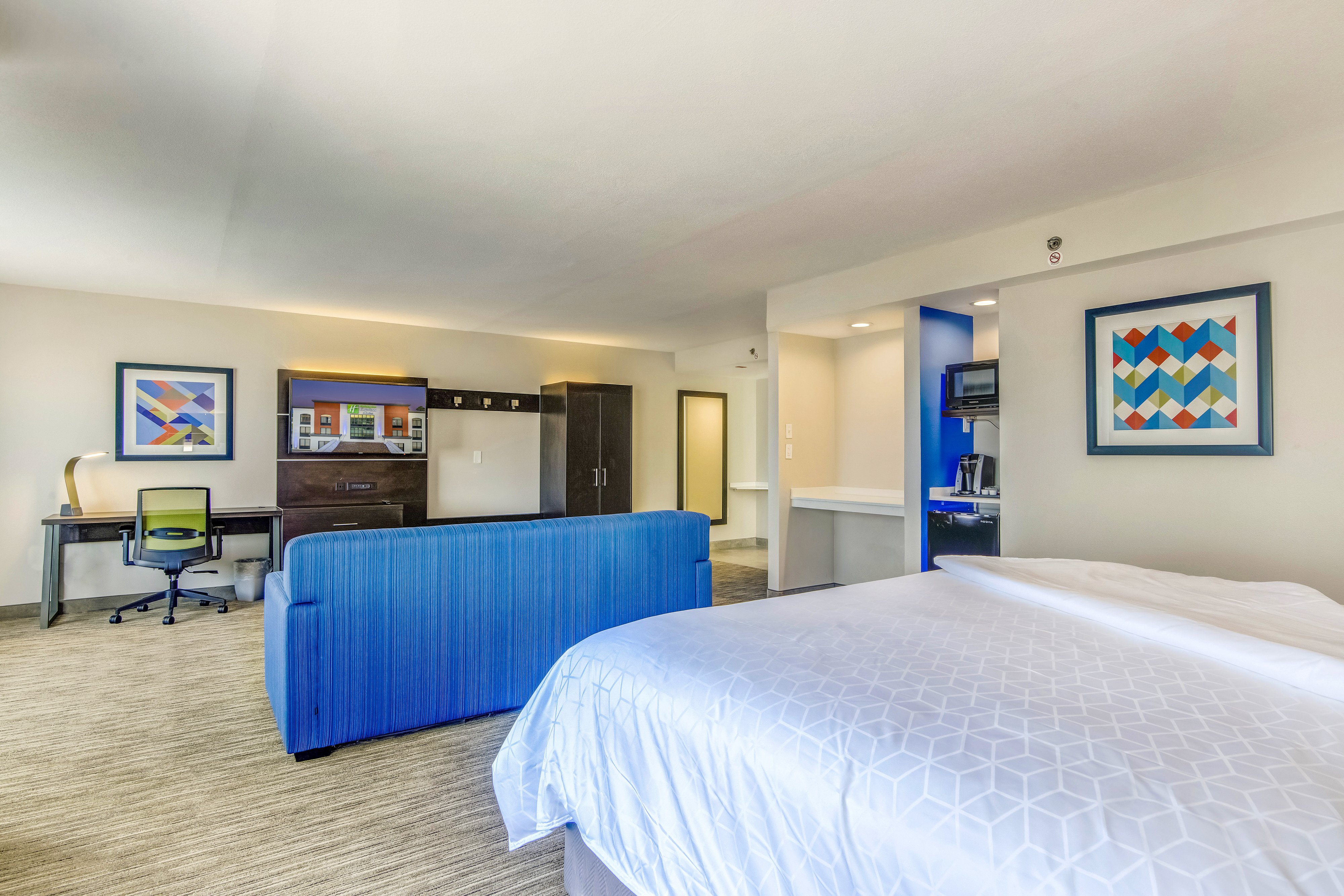 holiday inn express and suites longview north by ihg