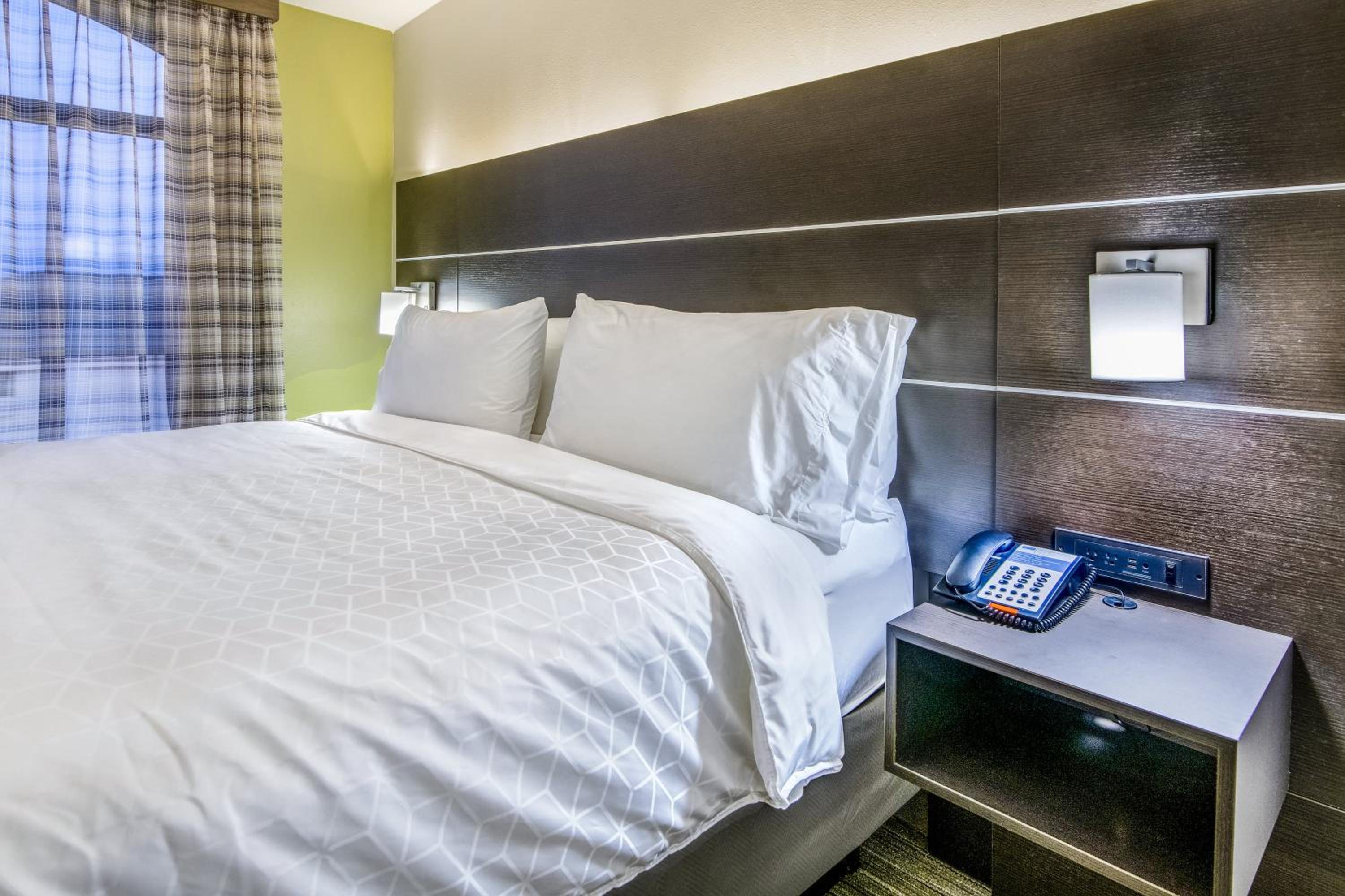 holiday inn express and suites longview north by ihg