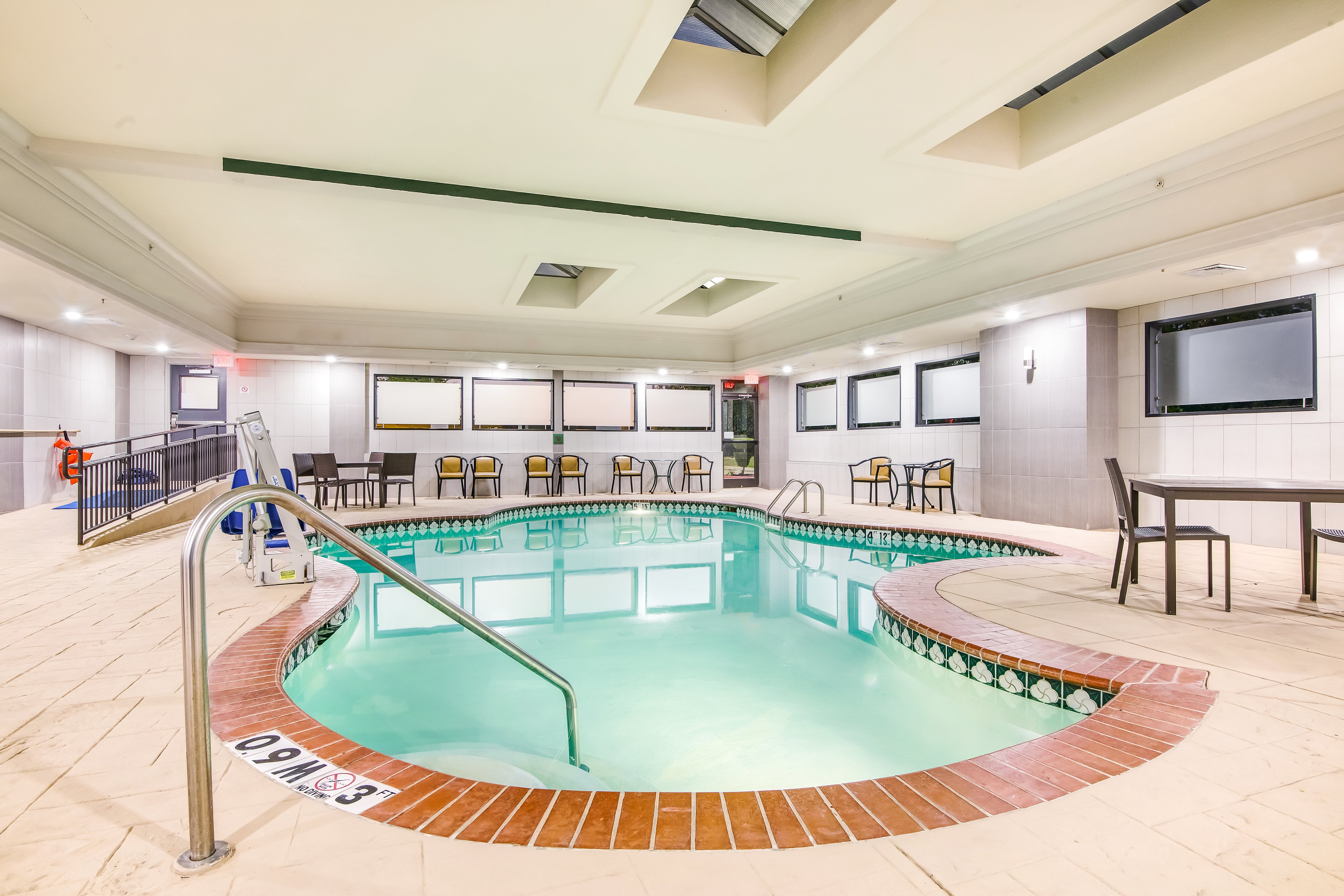 holiday inn express and suites longview north by ihg