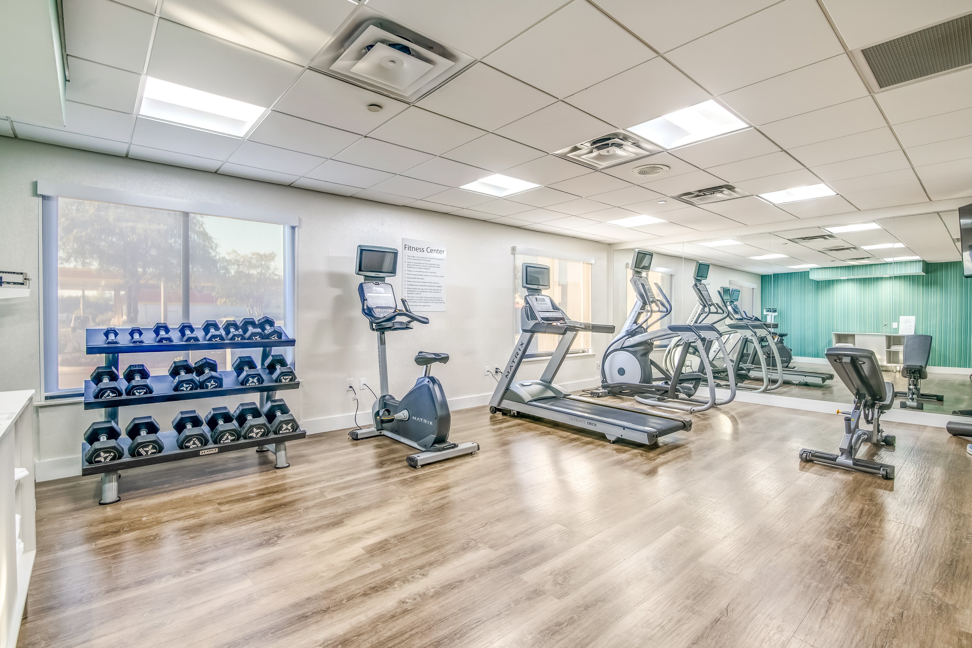 holiday inn express and suites longview north by ihg