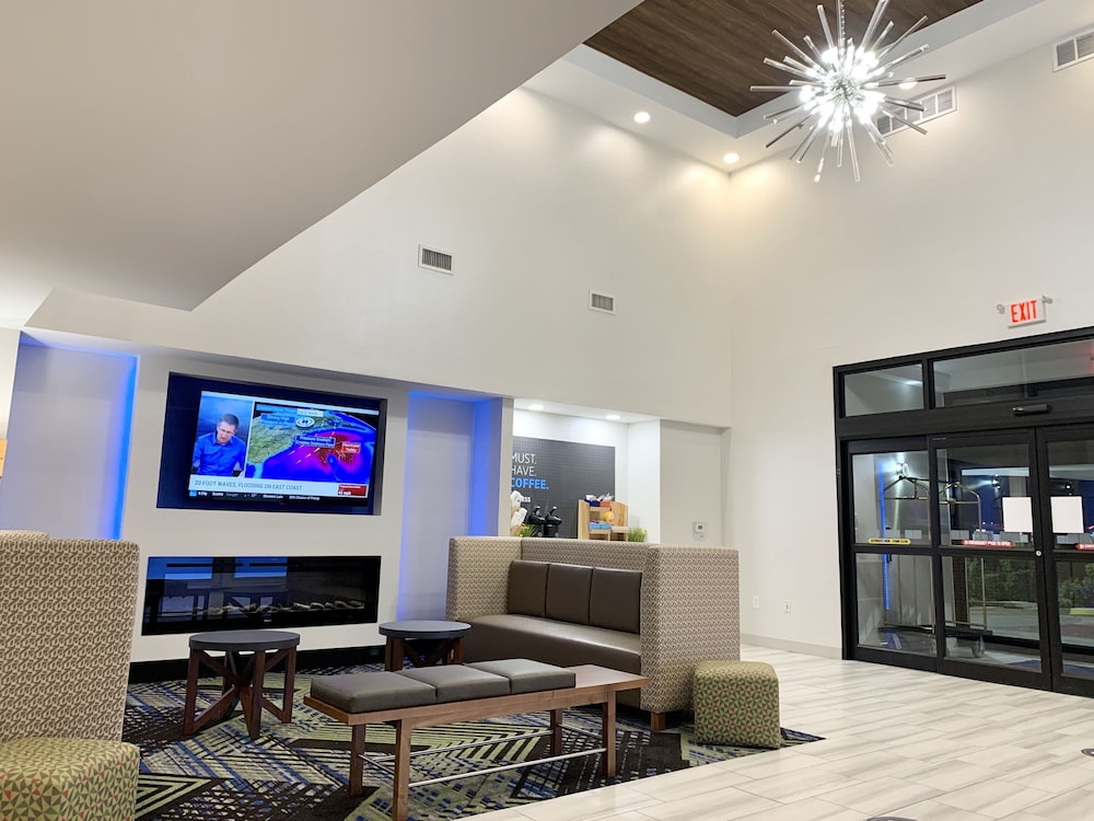 holiday inn express and suites longview north by ihg