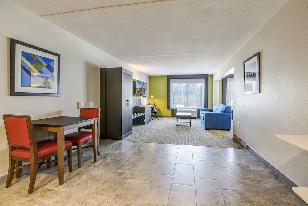 holiday inn express and suites longview north by ihg