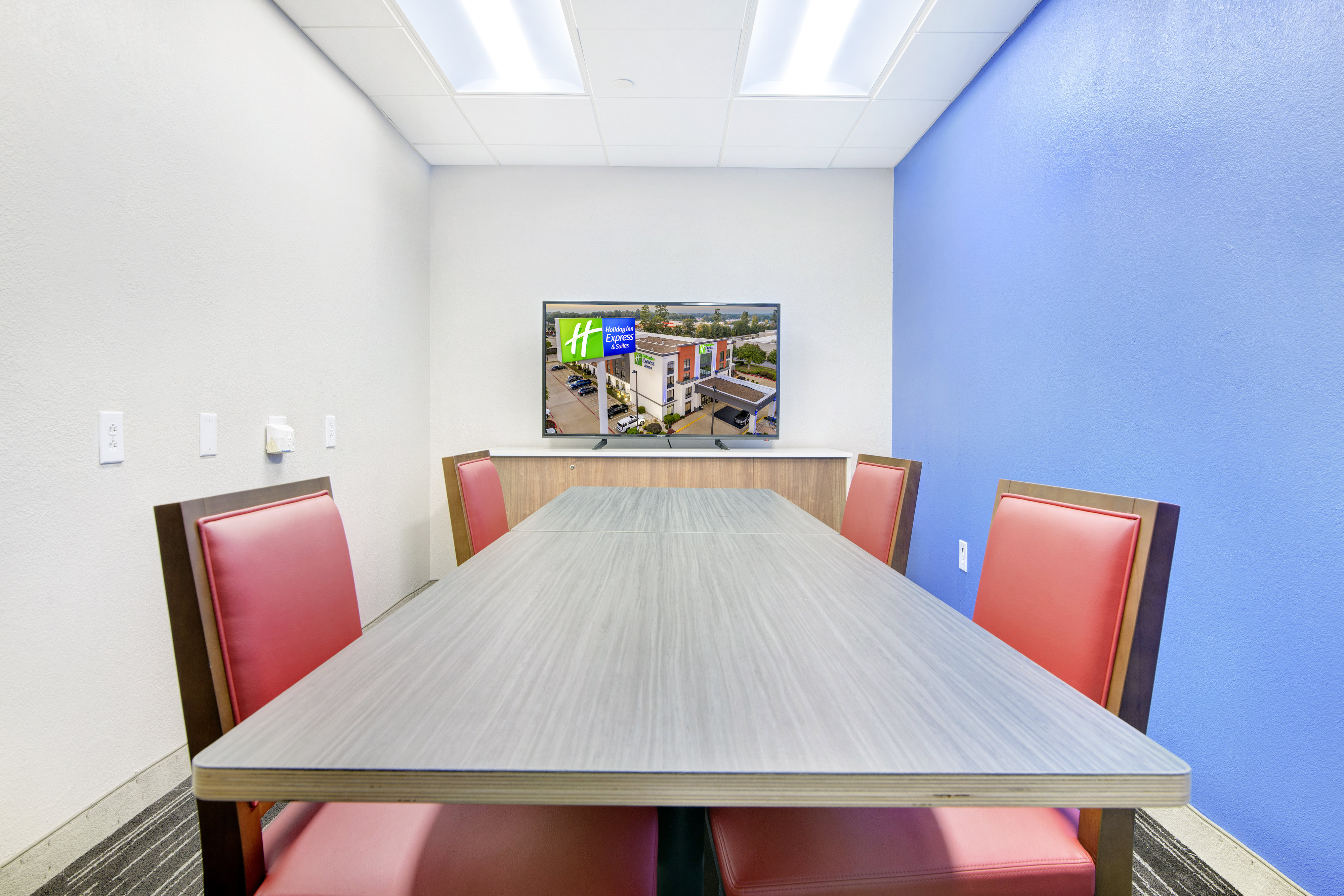 holiday inn express and suites longview north by ihg