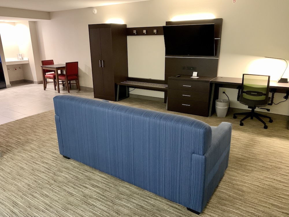 holiday inn express and suites longview north by ihg