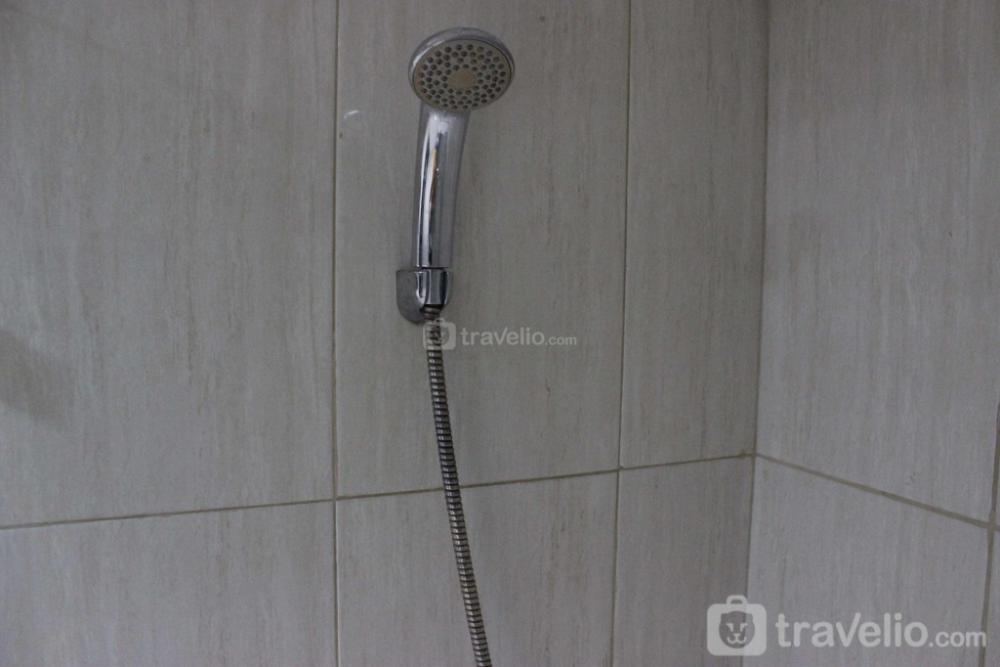 prime and comfy studio tamansari la grande apartment by travelio