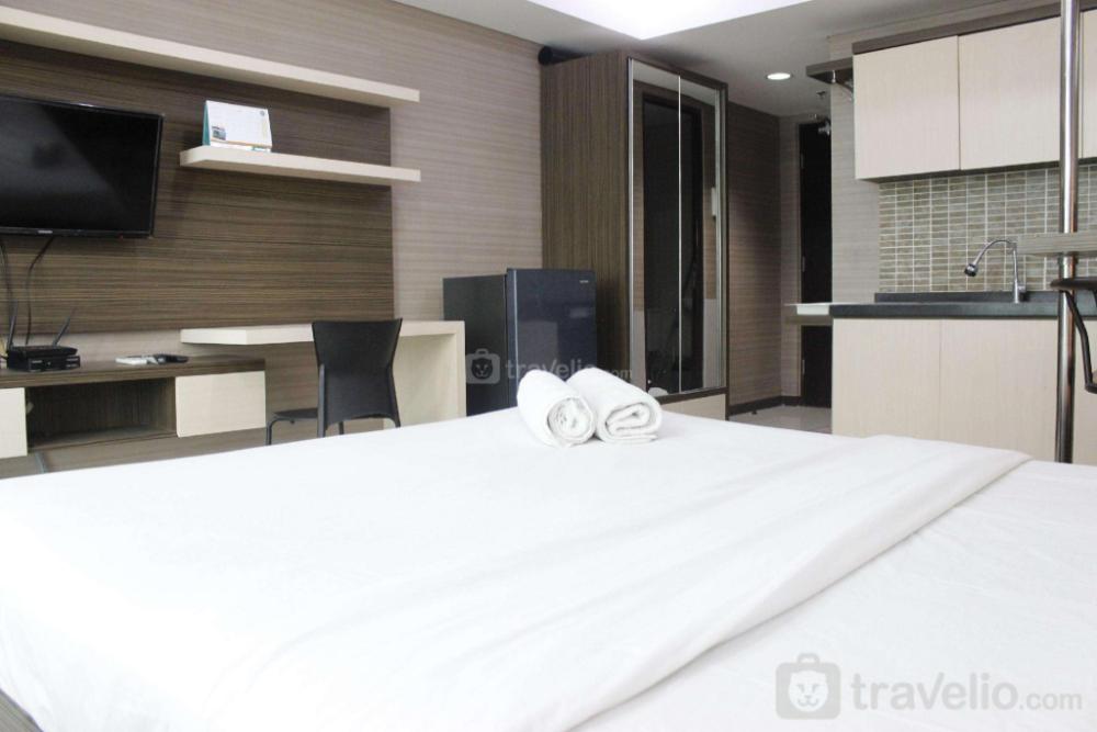 prime and comfy studio tamansari la grande apartment by travelio