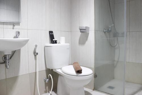 prime and comfy studio tamansari la grande apartment by travelio
