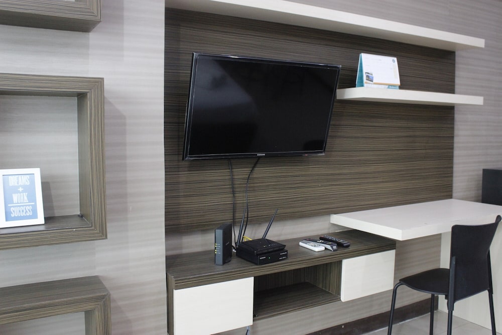 prime and comfy studio tamansari la grande apartment by travelio