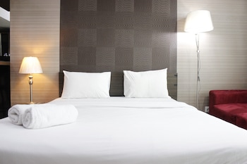 prime and comfy studio tamansari la grande apartment by travelio