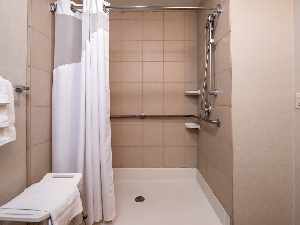 holiday inn and conference center marshfield by ihg