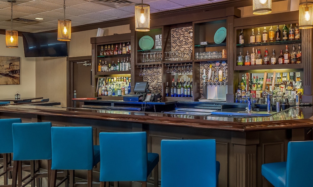 holiday inn and conference center marshfield by ihg