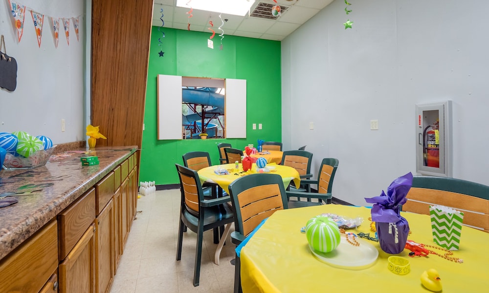 holiday inn and conference center marshfield by ihg