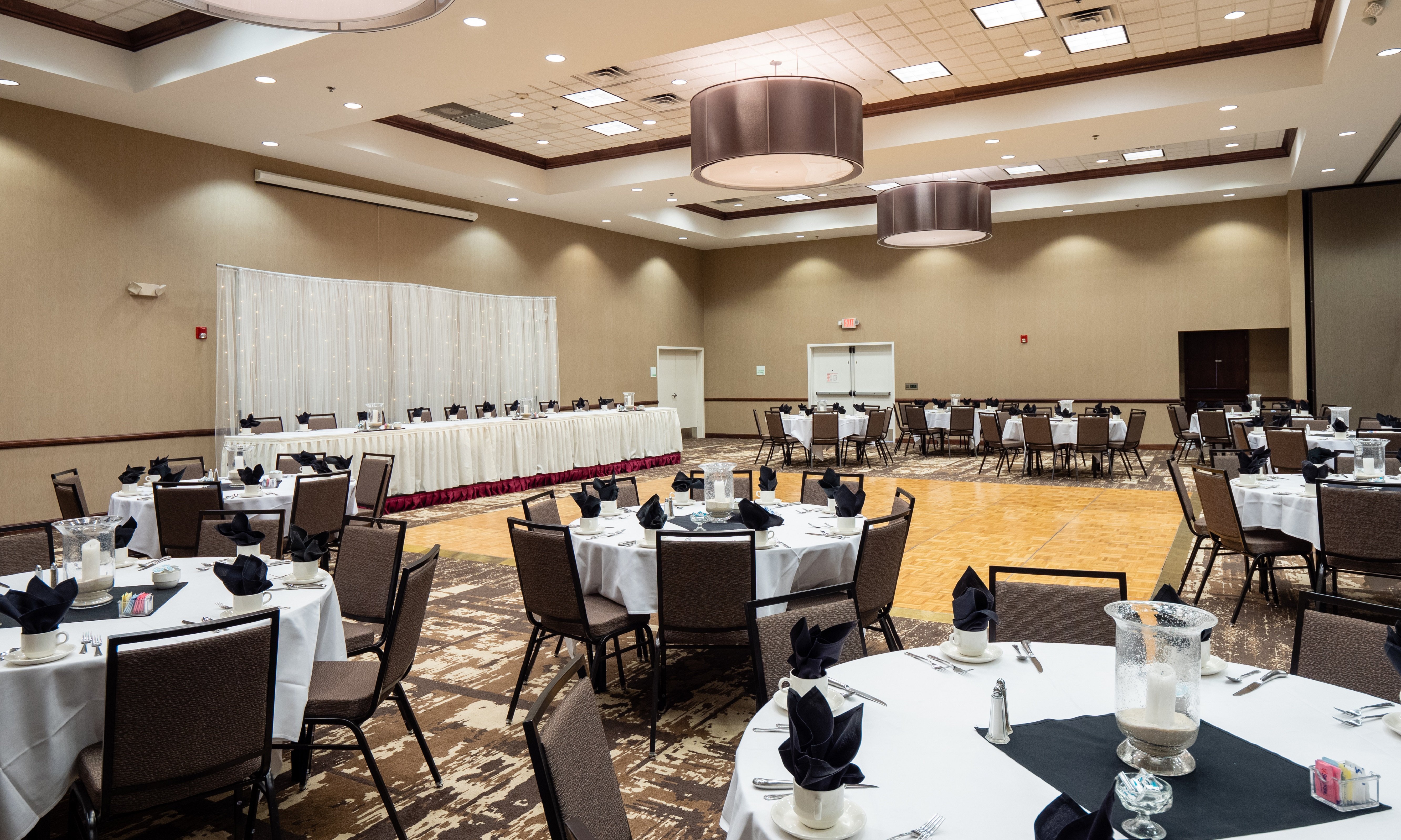 holiday inn and conference center marshfield by ihg